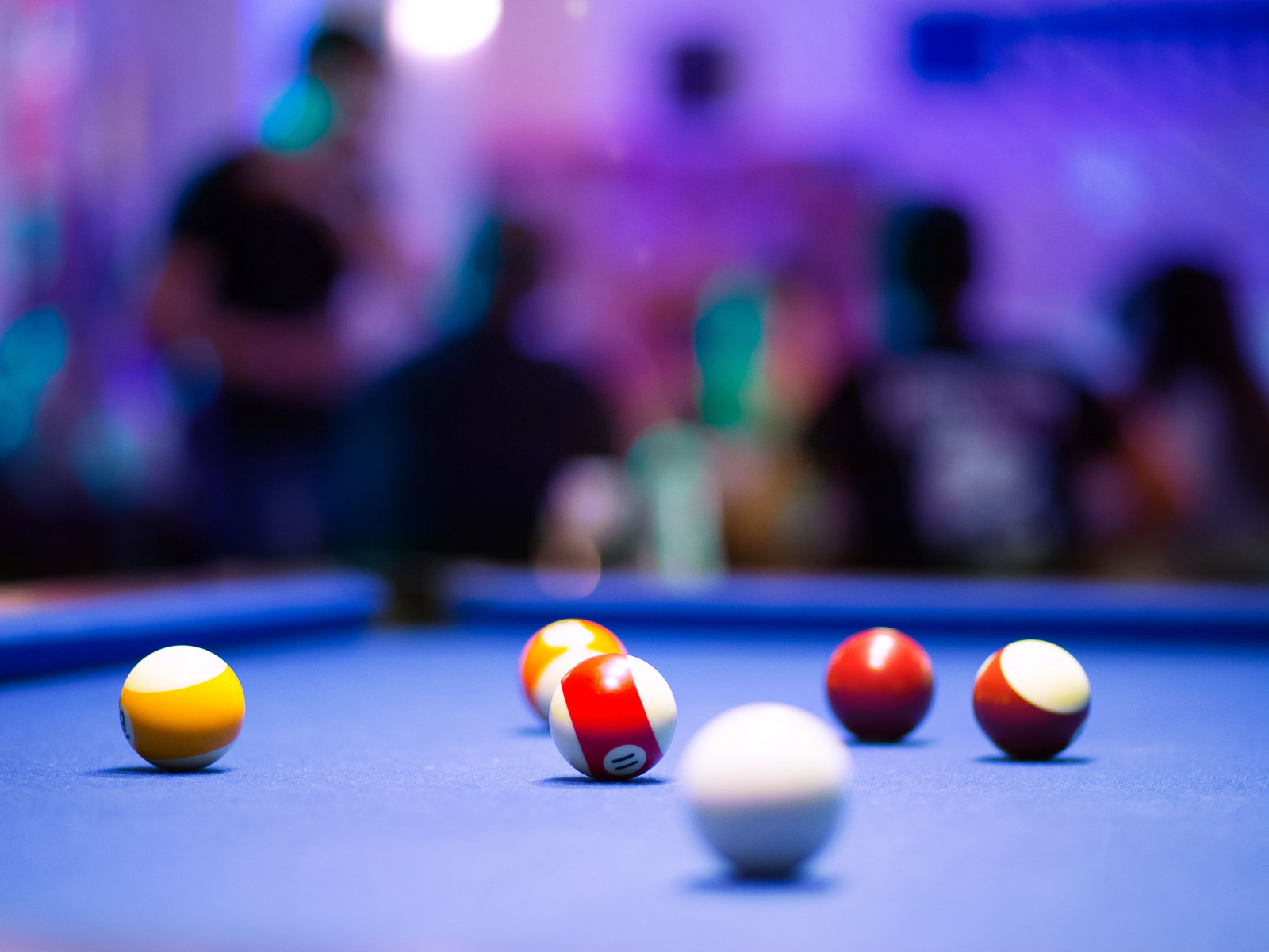Rack Em’ Up for Fun at Lynnwood’s Pool and Billiards Lounge